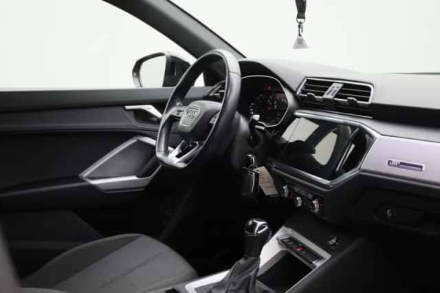 Audi Q3 (2023) thumbnail 36