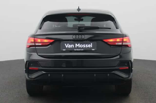 Audi Q3 (2023) thumbnail 5