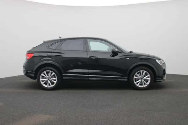 Audi Q3 (2023) thumbnail 6