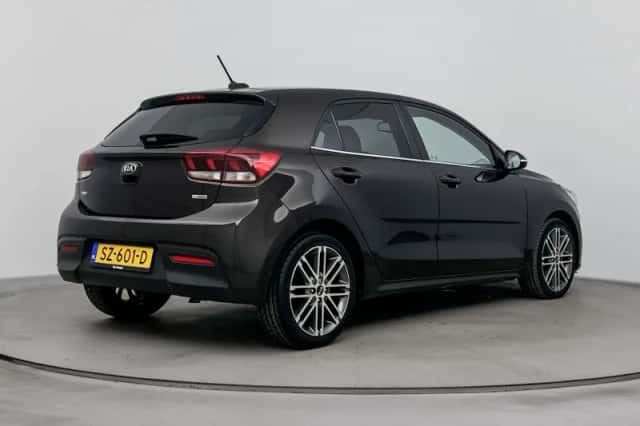 Kia Rio (2018) thumbnail 4