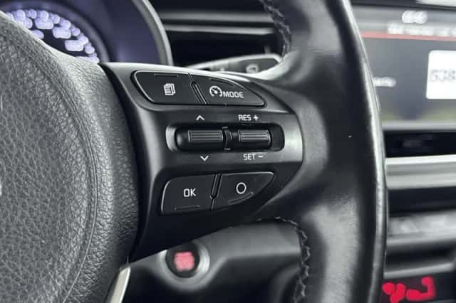 Kia Rio (2018) thumbnail 6