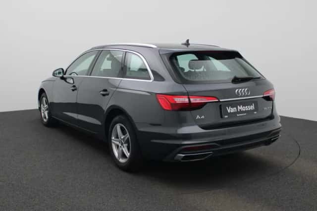 Audi A4 (2022) thumbnail 2