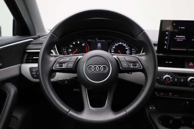 Audi A4 (2022) thumbnail 7
