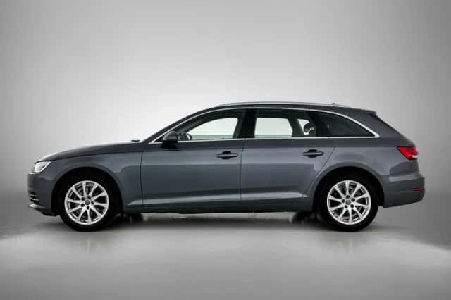 Audi A4 (2018) thumbnail 2