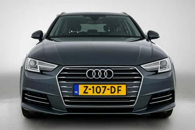 Audi A4 (2018) thumbnail 5