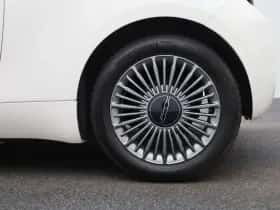 Fiat 500e (2022) thumbnail 13