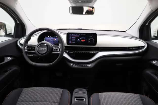 Fiat 500e (2022) thumbnail 34