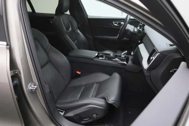 Volvo V60 (2021) thumbnail 29