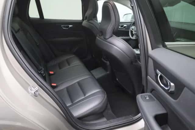 Volvo V60 (2021) thumbnail 30