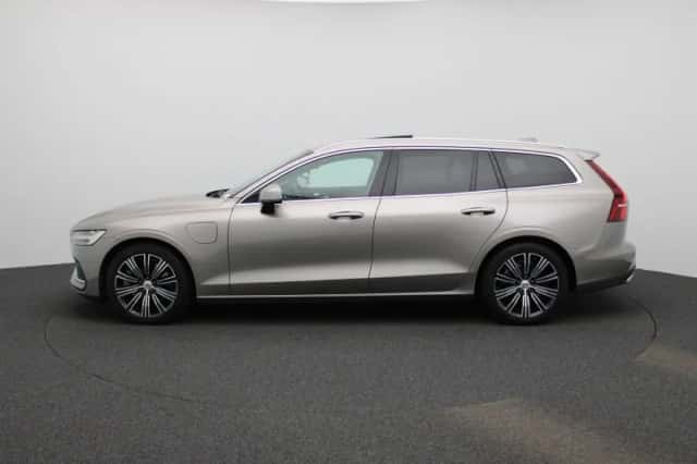 Volvo V60 (2021) thumbnail 4