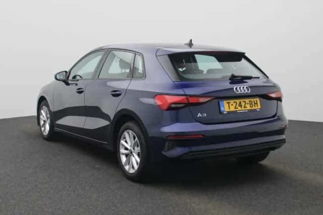 Audi A3 (2023) thumbnail 2
