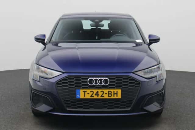 Audi A3 (2023) thumbnail 3