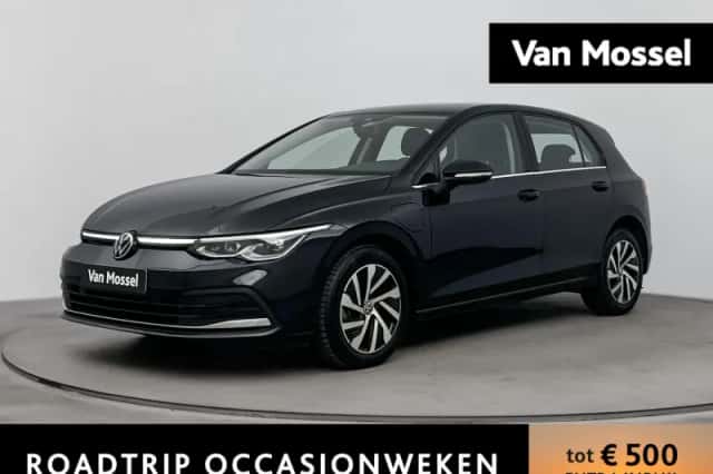 Volkswagen Golf (2023) thumbnail 1