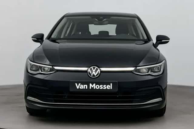 Volkswagen Golf (2023) thumbnail 5