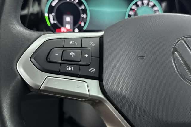 Volkswagen Golf (2023) thumbnail 6