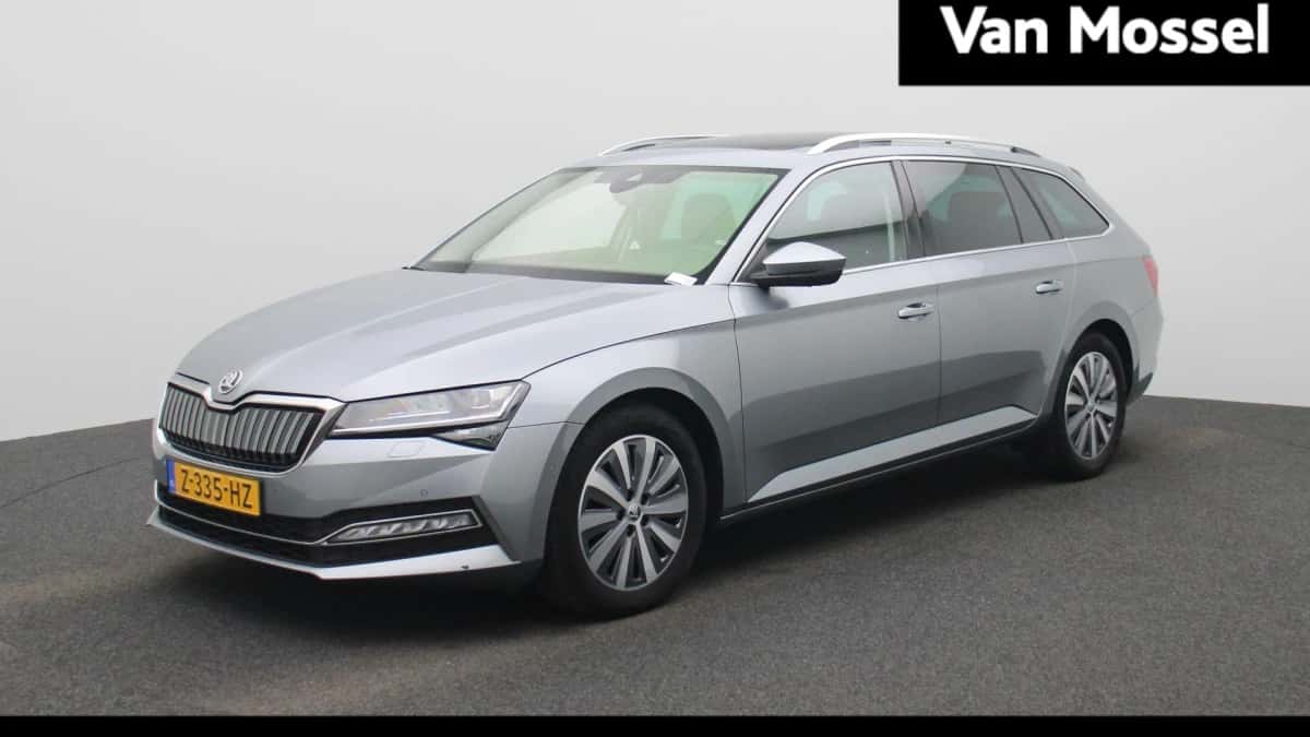 Škoda Superb — foto 1