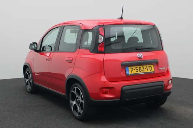 Fiat Panda (2022) thumbnail 2