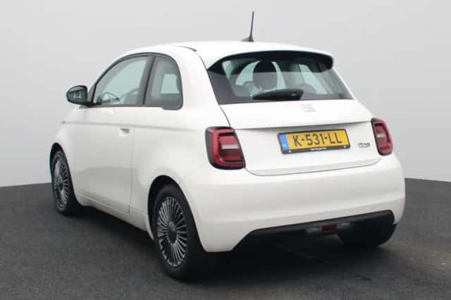 Fiat 500e (2020) thumbnail 2
