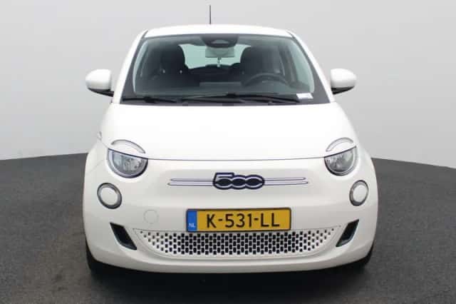 Fiat 500e (2020) thumbnail 3