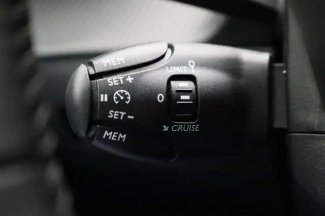 Peugeot 208 (2022) thumbnail 20