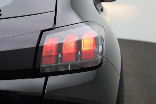 Peugeot 208 (2022) thumbnail 31