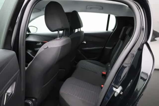 Peugeot 208 (2022) thumbnail 10