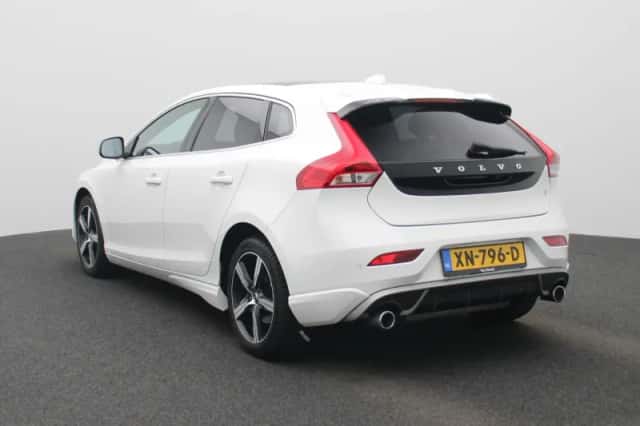 Volvo V40 (2019) thumbnail 2
