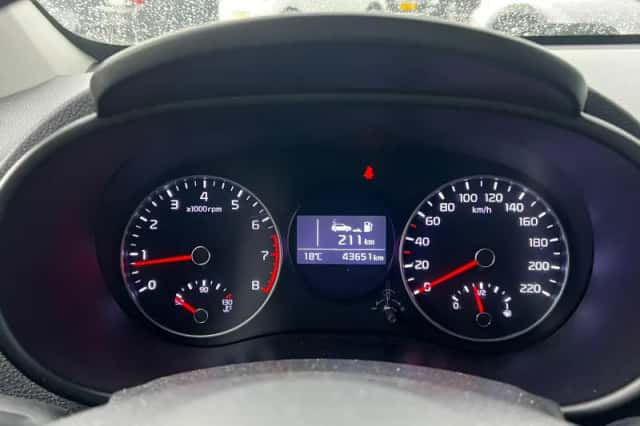 Kia Picanto (2017) thumbnail 5