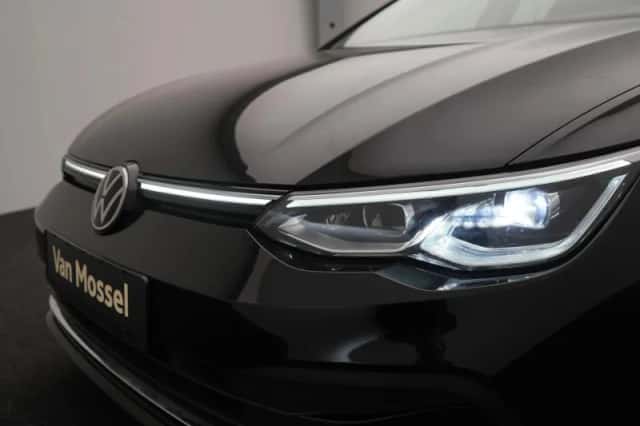 Volkswagen Golf (2023) thumbnail 10