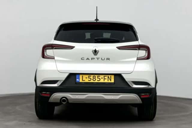 Renault Captur (2021) thumbnail 3