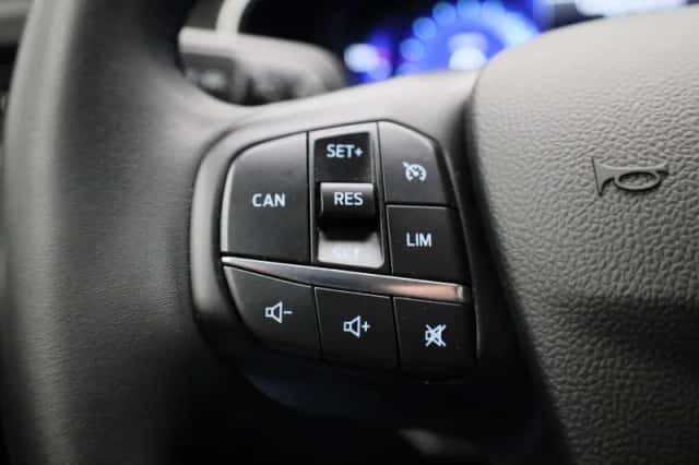 Ford Focus (2023) thumbnail 18