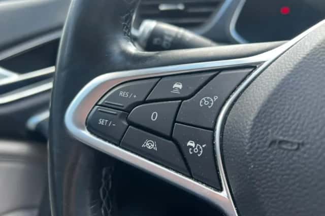 Renault Captur (2021) thumbnail 6