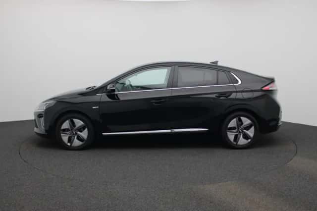Hyundai Ioniq (2021) thumbnail 4