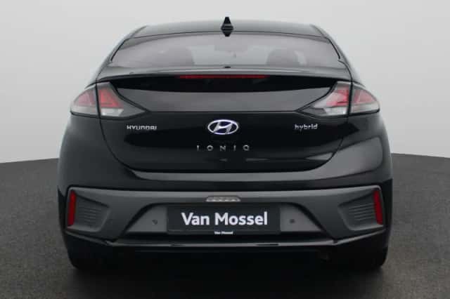 Hyundai Ioniq (2021) thumbnail 5