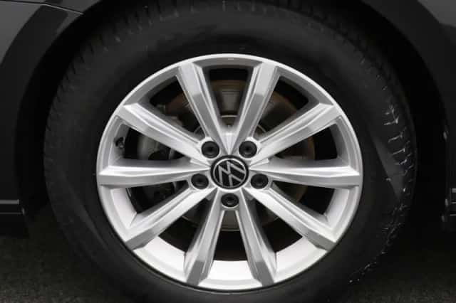 Volkswagen Passat (2021) thumbnail 14