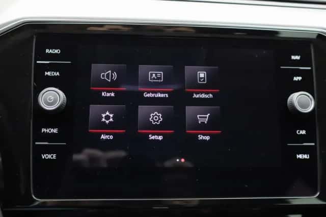 Volkswagen Passat (2021) thumbnail 18