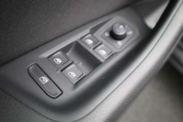 Volkswagen Passat (2021) thumbnail 28