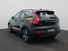 Volvo XC40 (2023) thumbnail 2