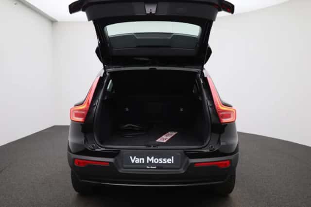 Volvo XC40 (2023) thumbnail 11