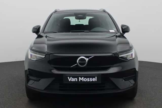 Volvo XC40 (2023) thumbnail 3