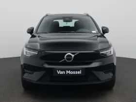 Volvo XC40 (2023) thumbnail 3