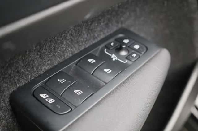 Volvo XC40 (2023) thumbnail 30