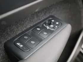 Volvo XC40 (2023) thumbnail 30