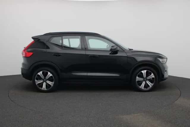 Volvo XC40 (2023) thumbnail 6