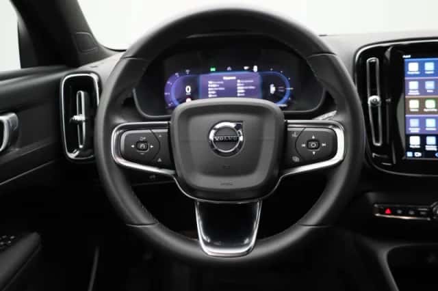 Volvo XC40 (2023) thumbnail 7