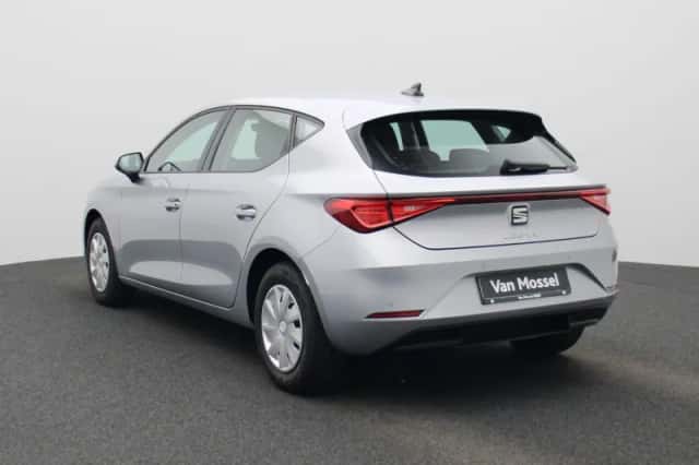 SEAT Leon (2023) thumbnail 2