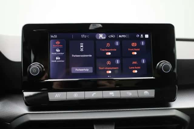 SEAT Leon (2023) thumbnail 22