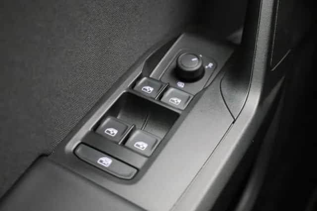 SEAT Leon (2023) thumbnail 27