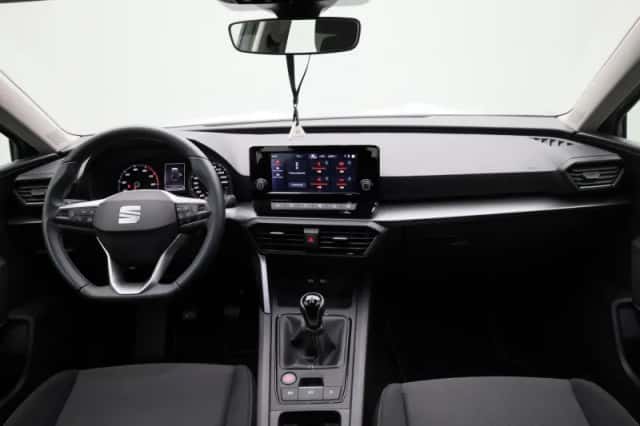 SEAT Leon (2023) thumbnail 32