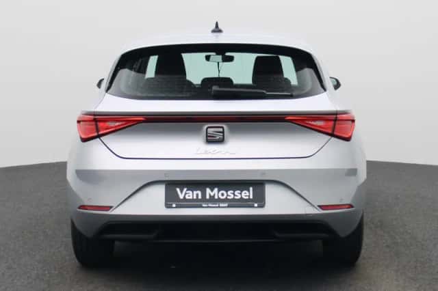 SEAT Leon (2023) thumbnail 5